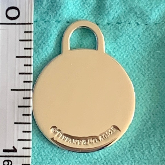 NWT TIFFANY & CO. Silver Medium Round Tag Charm - Picture 5 of 8